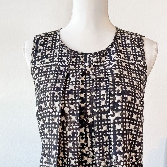 🍋 Michael Kors • Sleeveless Black & White Pattern Top - Picture 2 of 9